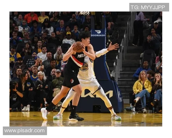 勇士与开拓者第二轮激战回顾与精彩瞬间分析